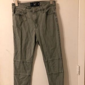 Hollister woman’s cargo pants